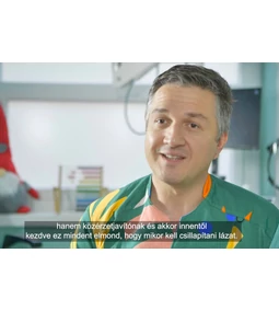 Dr. Tordas Dániel NIDA egészségügyi ruhában beszélt a gyerekek lázcsillapításáról