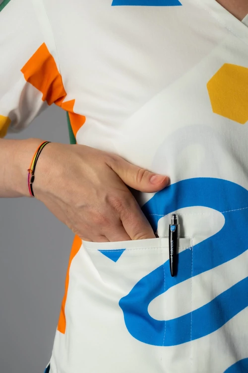 indiana fehér mintás női orvosi köpeny 4